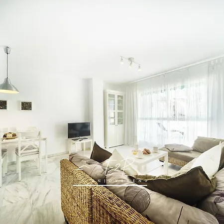 Enjoy2rent Fantastic Apartment, Lunamar Apartment Marbella