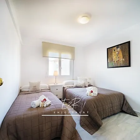 Enjoy2rent Fantastic Apartment, Lunamar Apartment Marbella